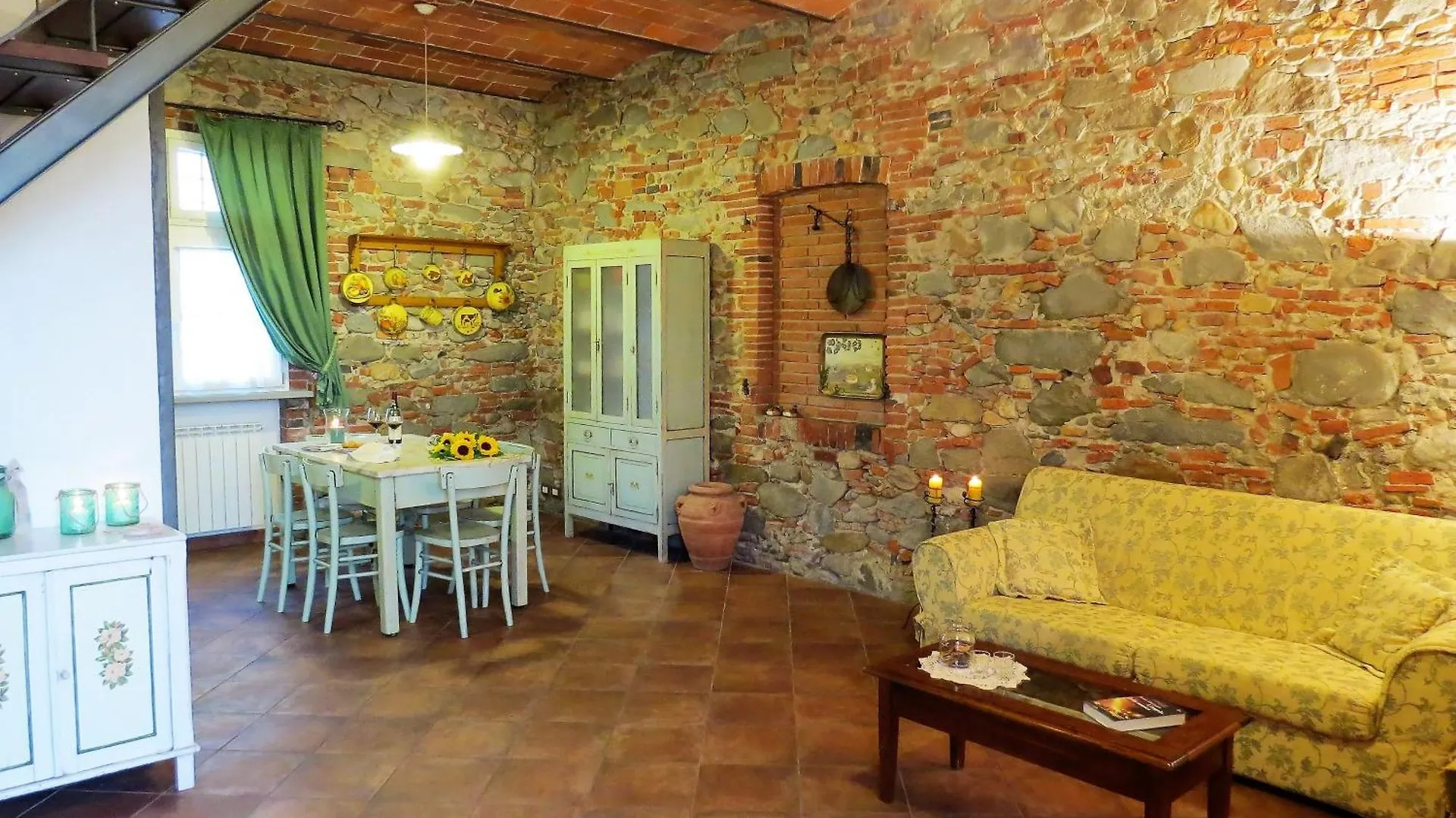 Rio Corso, Antico Cascinale Toscano Chiesina Uzzanese