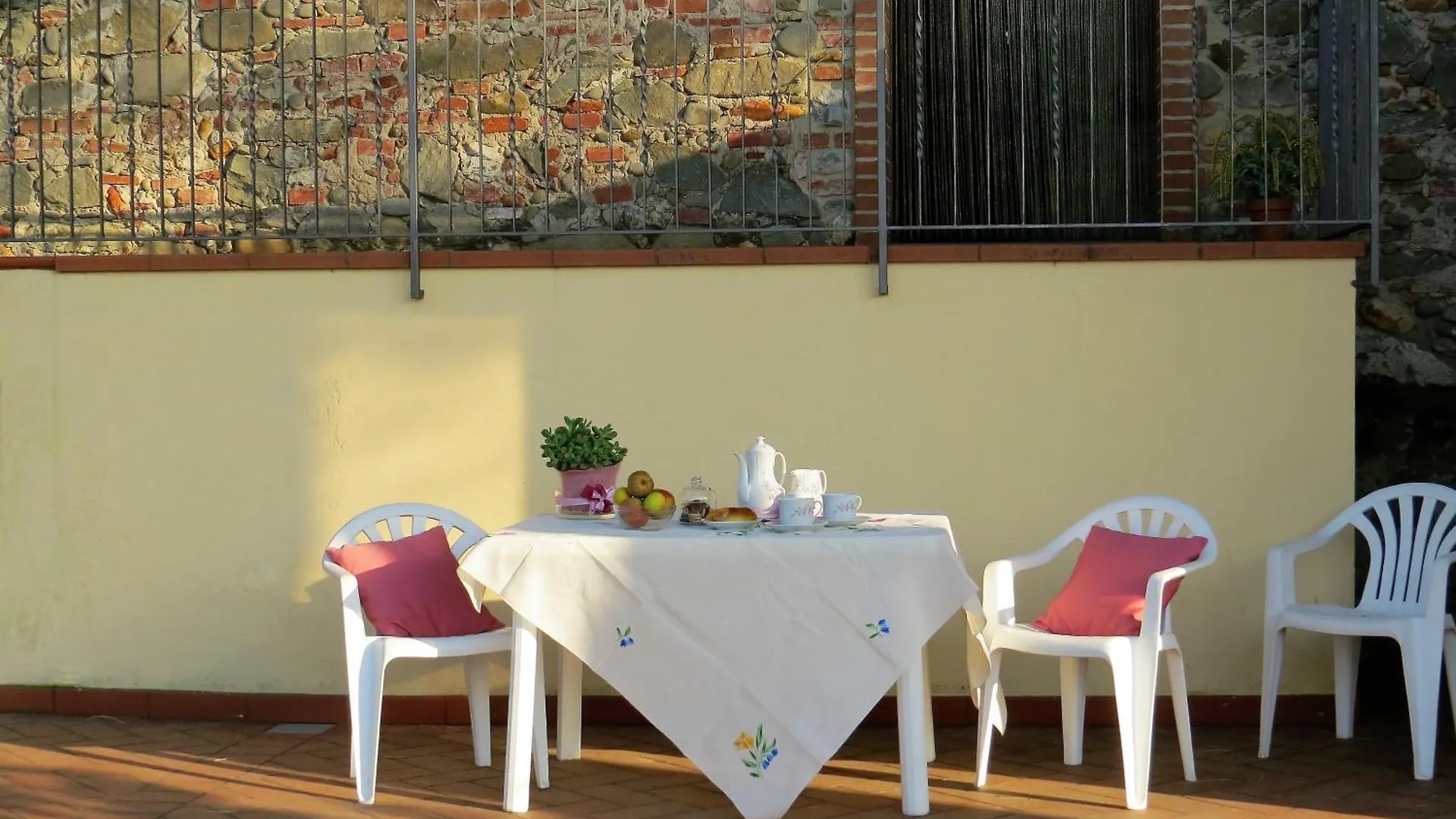 Rio Corso, Antico Cascinale Toscano Chiesina Uzzanese Italy