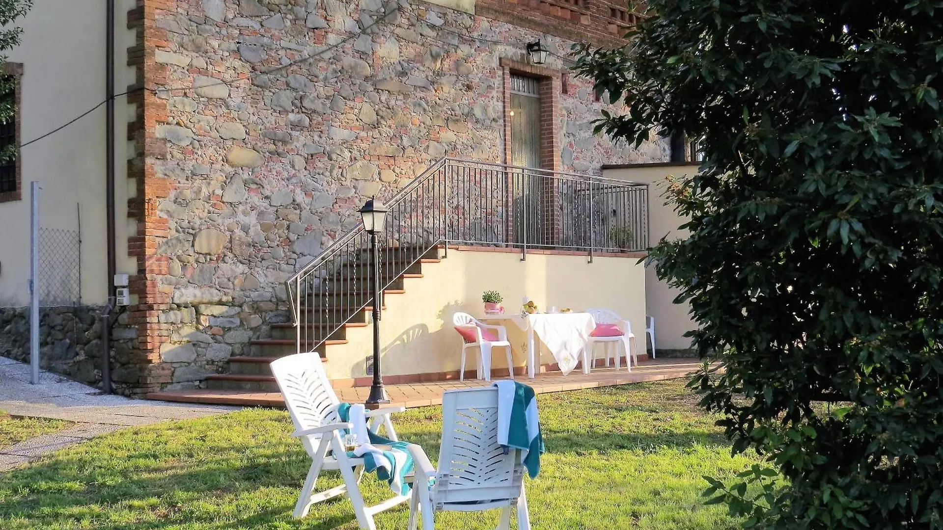 Rio Corso, Antico Cascinale Toscano Chiesina Uzzanese 0*,  Italy